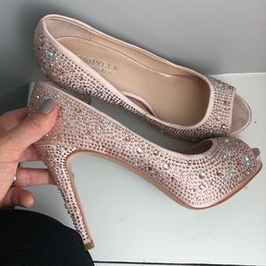 Beautiful pumps - worn once (for my wedding!)